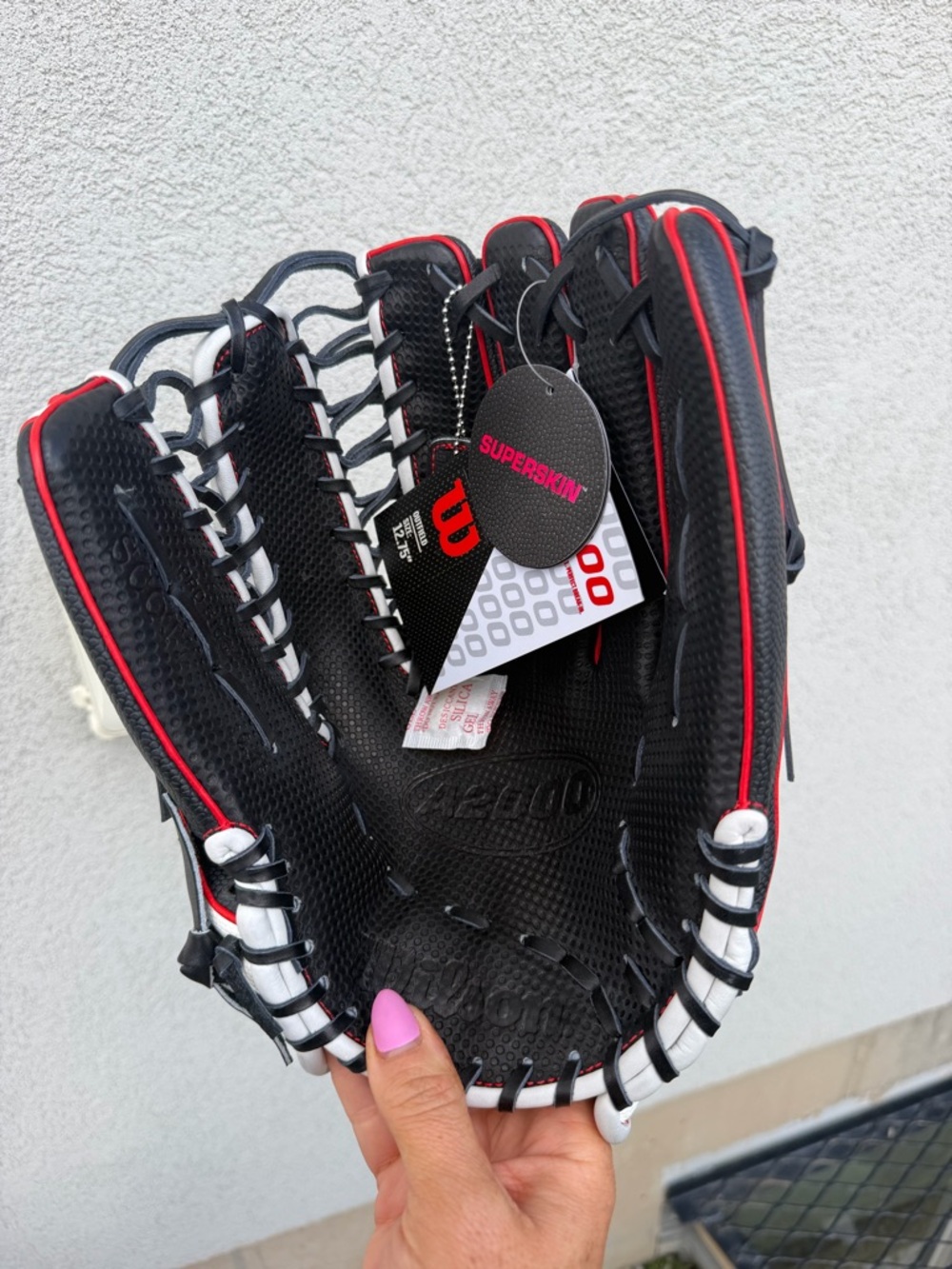 Wilson Black White Red Baseball Glove - Picture 4 of 6